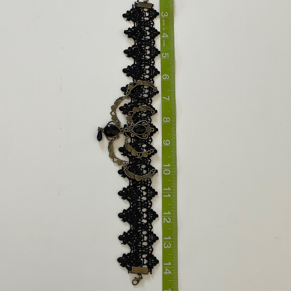 Elegant Black and Gold Choker Necklace - Picture 5 of 5